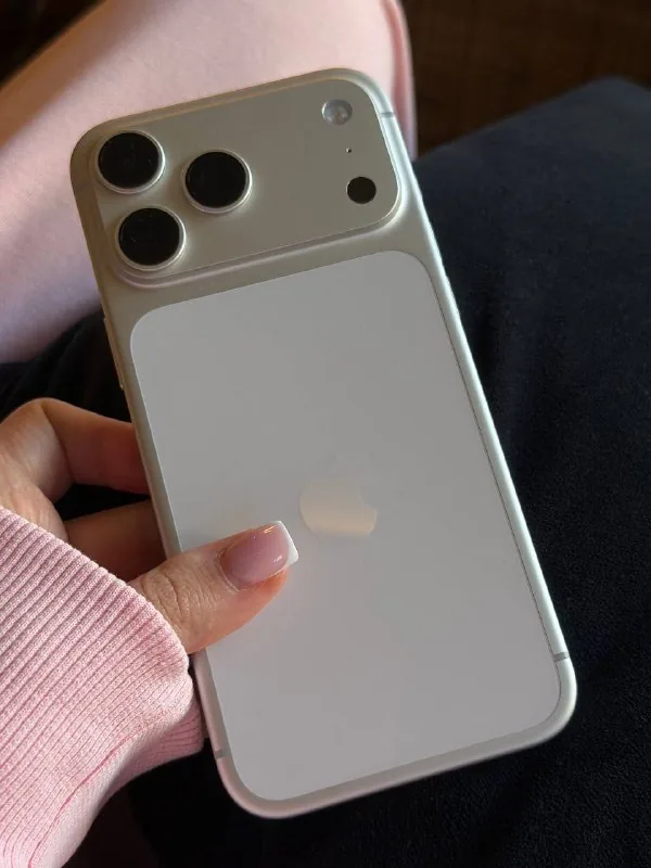iPhone 17 Pro Max 1