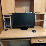 Монитор со столом 2