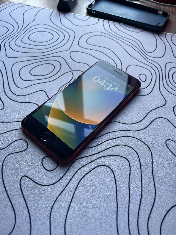 iPhone 8 Plus, Oculus Rift S VR 3