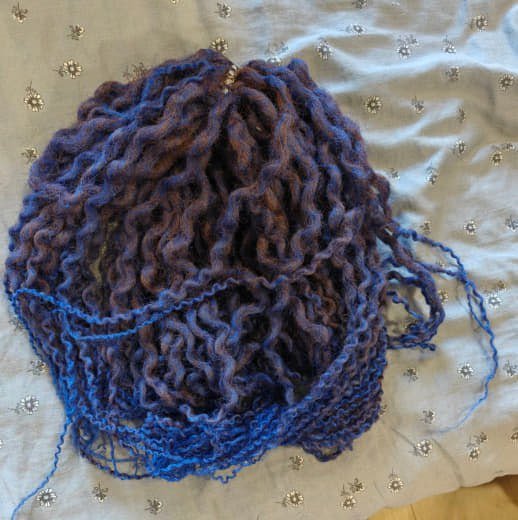 Вязаный шарф синий