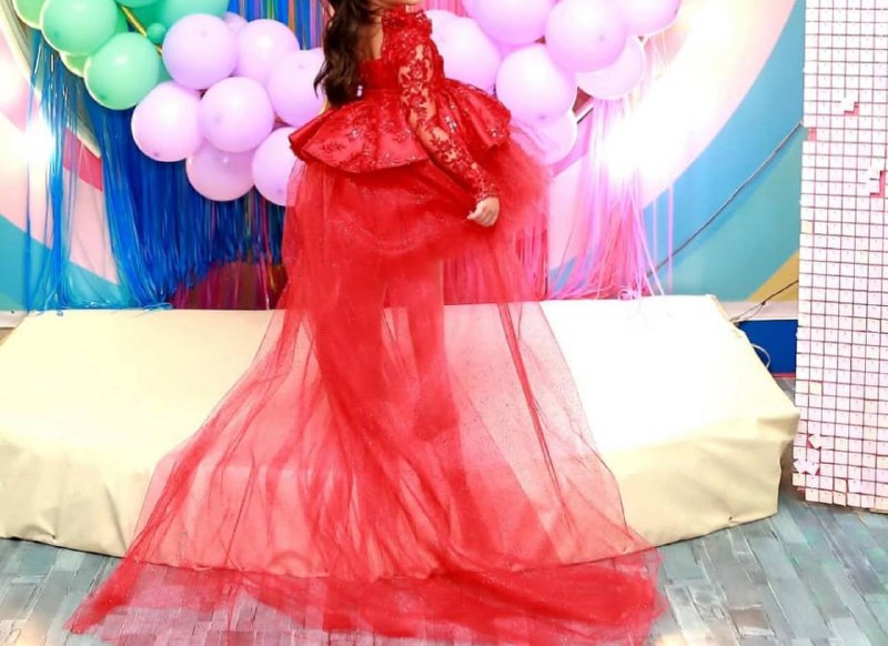 Платье красное для девочки 4-5 лет 2