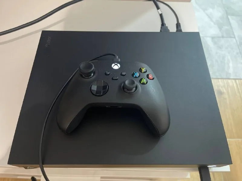 Xbox One X 1 ТБ 1