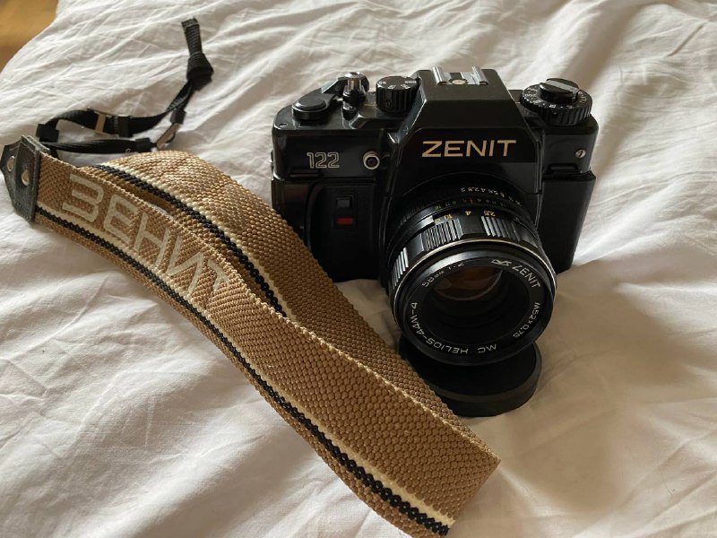 Плёночный фотоаппарат Зенит 122 с объективом Гелиос 44м