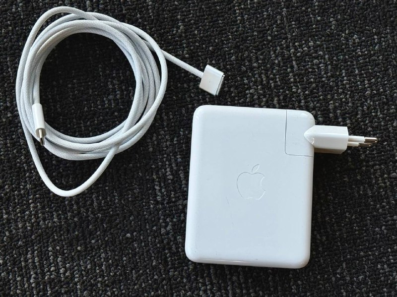 Блок питания Apple 140W Type-C и кабель MagSafe 3 1