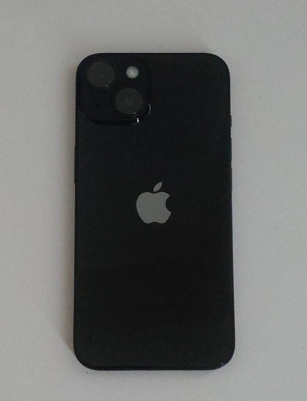 iPhone 128 GB, 6 GB RAM, комплект чехлов, защитное стекло