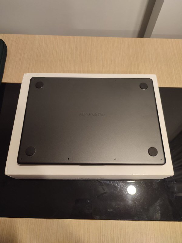 MacBook Pro 14" M4 16 Gb 1 Tb Space Black 4