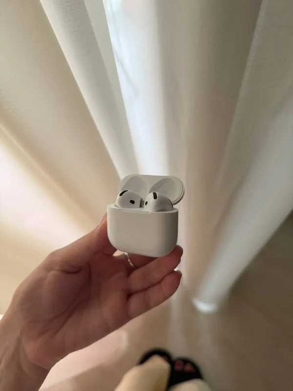 AirPods 4 1