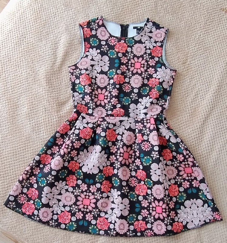 Платья размер М