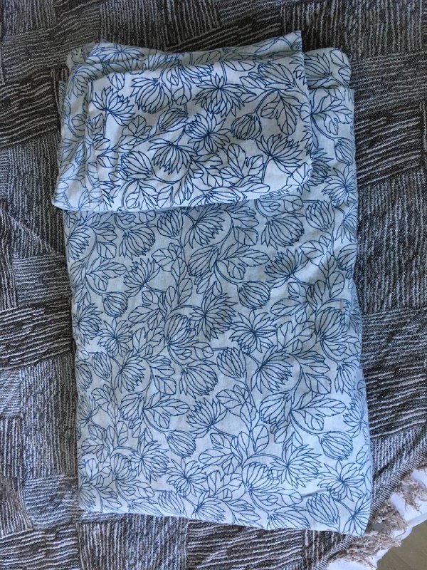 Комнатное растение, очки, наколенник, зонтик, пододеяльник, бутылка, коралки, шапочка, плюшевый мишка 7