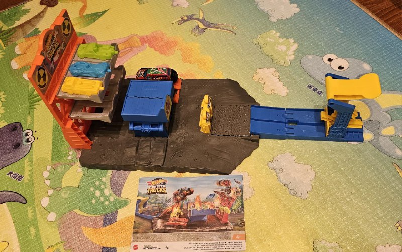 LEGO пожарный самолет, строительный кран, Hot Wheels динозавр, монстер трак, трейлер, канистра 6