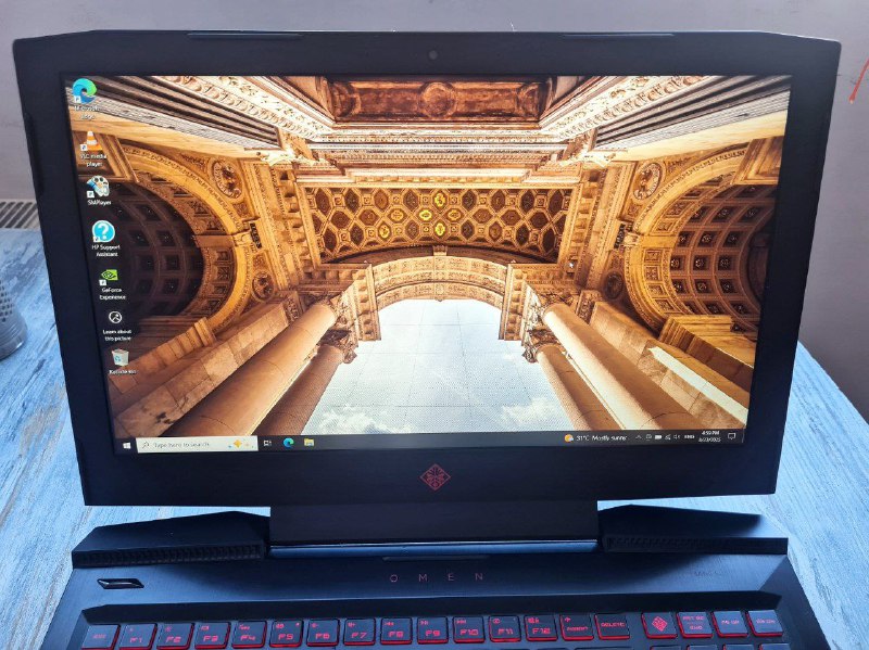Ноутбук HP Omen 15 i5 16Гб GTX 1050 1Тб SSD