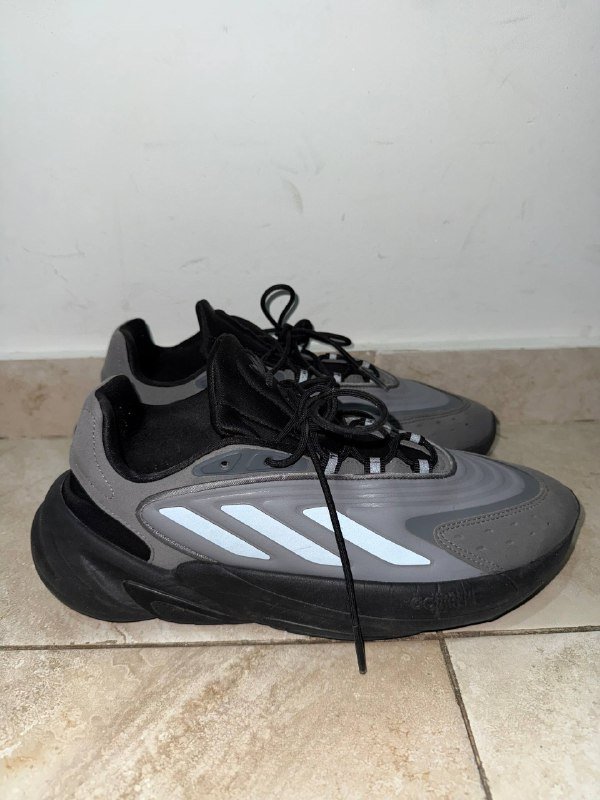 Кроссовки Adidas Ozelia мужские 43 размер