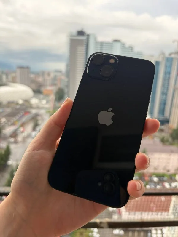 iPhone 13 1