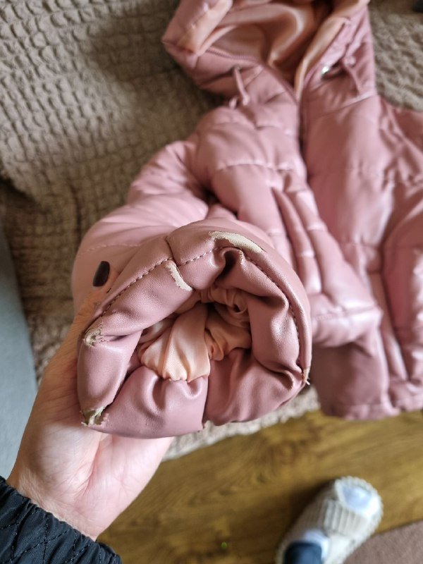 Розовая женская куртка с дефектами 3