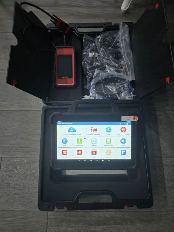 Launch X431 Pad 7 Elite, OBDSTAR Key Master DP Plus 1