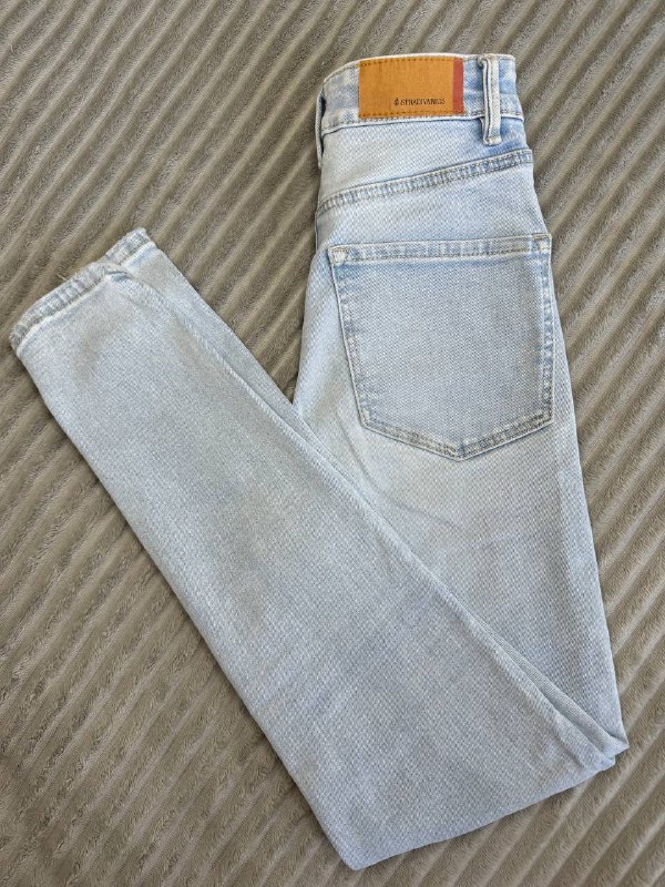 Джинсы skinny нежно голубого цвета от Stradivarius 4