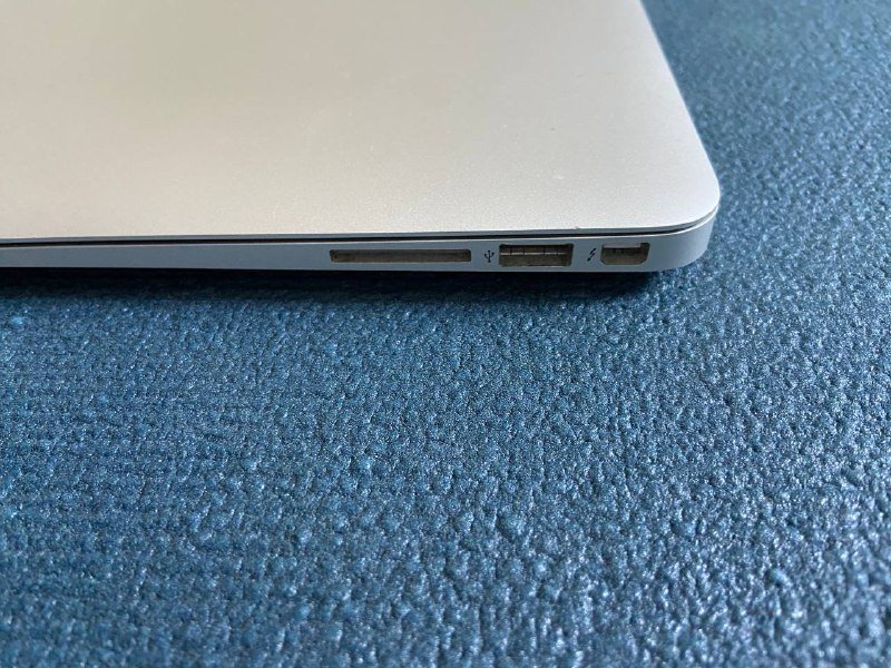 Macbook Air 2013, 8GB RAM, 120GB 2