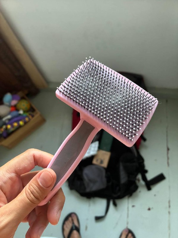 Рюкзак, коврик, повербанк, щетка, ножницы и разные вещи бесплатно 9