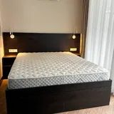 Кровать с тумбами, подсветкой и матрасом 1