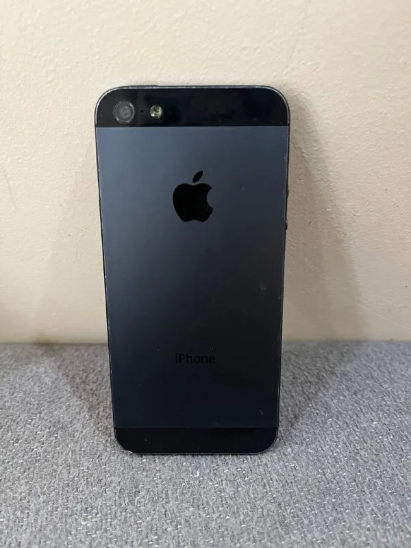 iPhone 5 16GB черный 1
