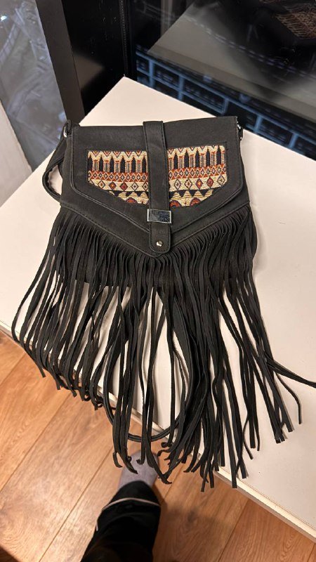 Винтажная сумка с бахромой в стиле бохо
