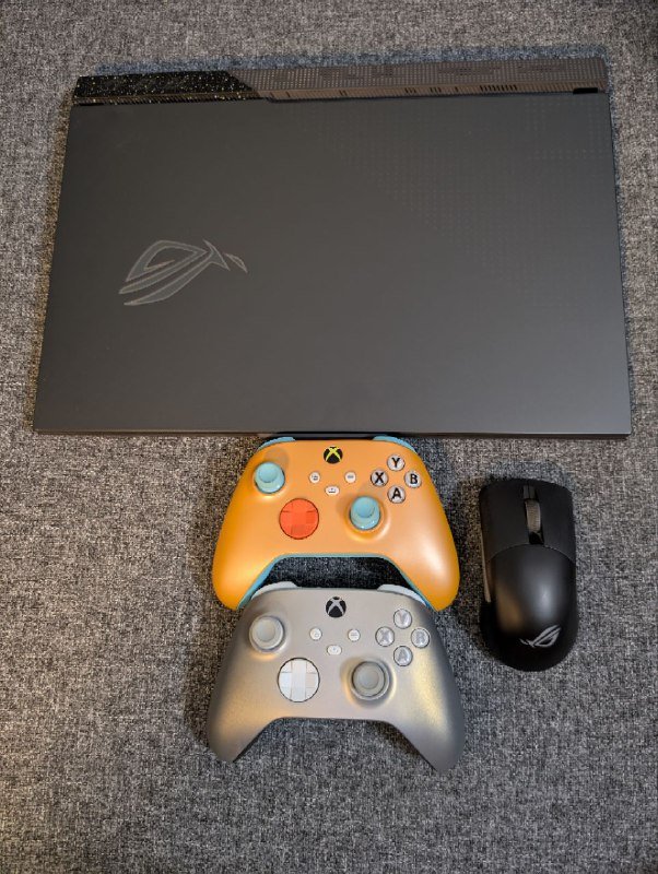 Ноутбук Asus rog strix g713pi, джойстики, мышка