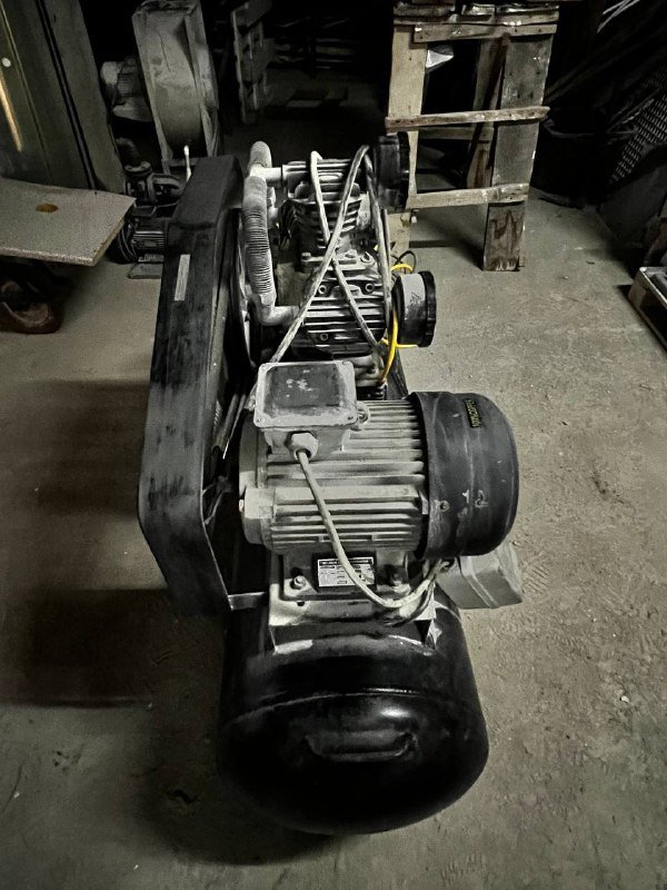 Воздушный компрессор 300 литров 7.5 квт 10 лс 8