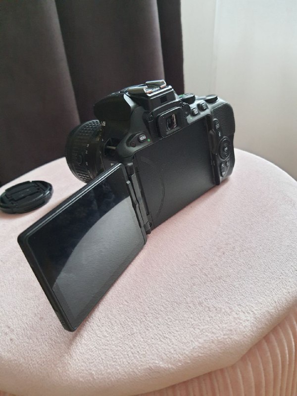 Nikon D5500 camera 2