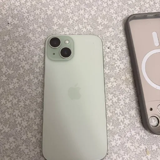 iPhone 15 128GB зеленый