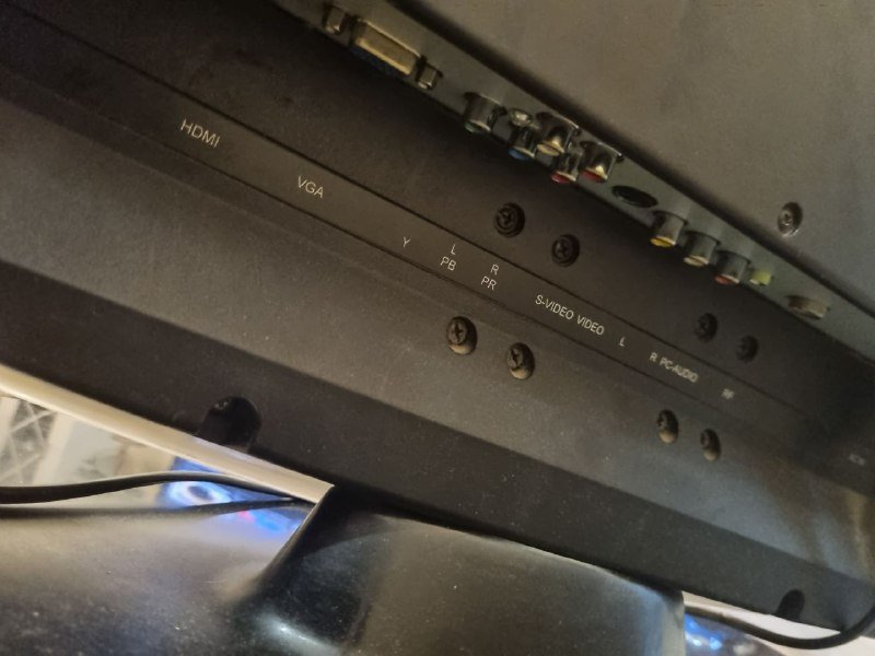 32 ЖК телевизор Present с пультом 4