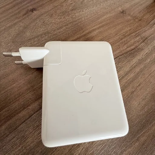 Оригинальный адаптер питания Apple USB-C 140W