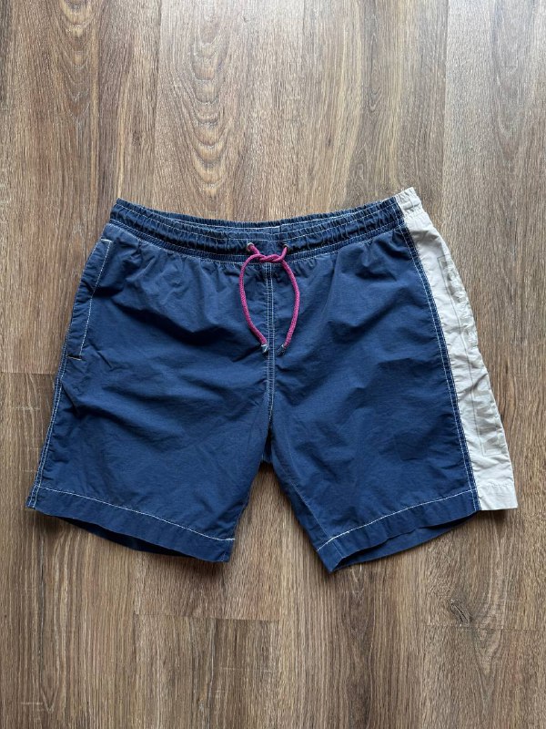 Футболки Diesel, Mammut, Топ Karl Kani, Поло Fred Perry, Шорты Jack Wolfskin, Napapijri, Рюкзак Eastpak, Бананка Adidas, Клатч Porsche 8