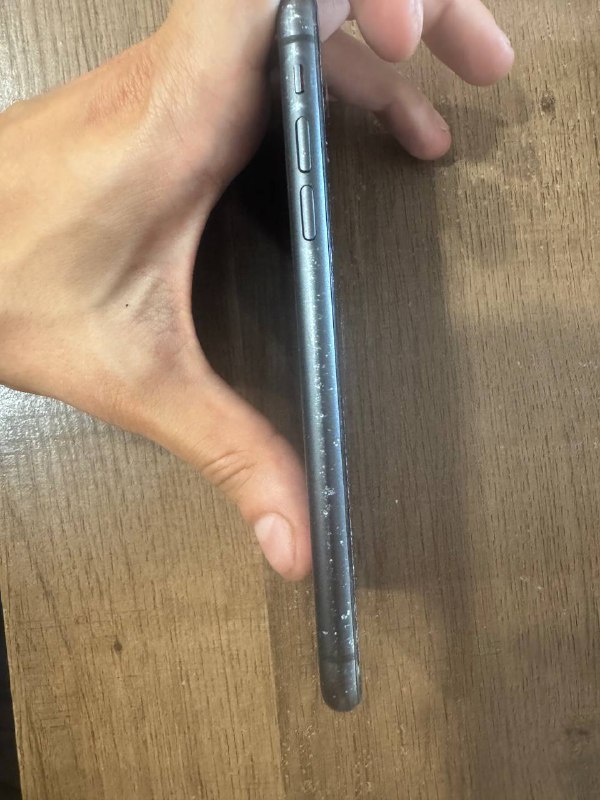 iPhone 11 128 GB с зарядкой и чехлом 2