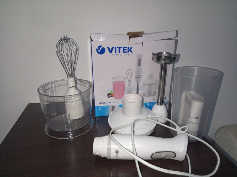 Маршрутизатор Tenda N301, большая сковорода, блендер Vitek 3