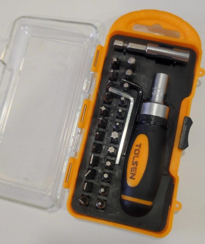 Набор отвертка с насадками