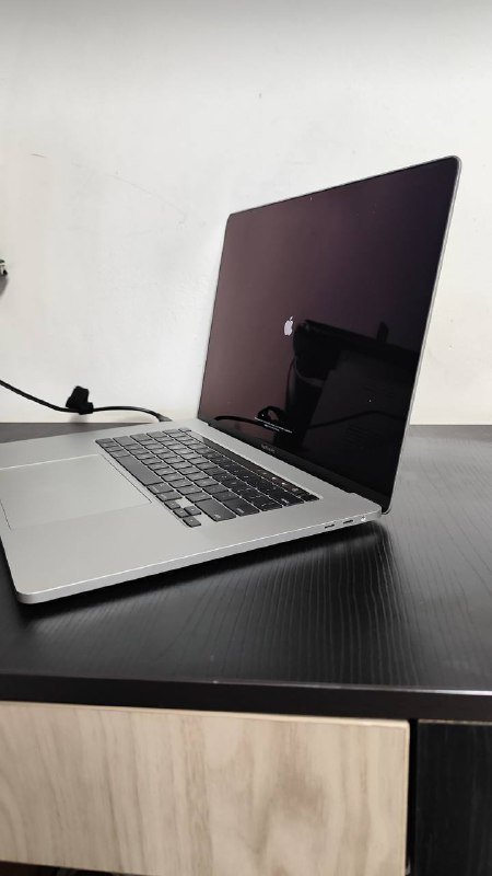 Macbook pro 16" 2019 Intel core i7 16gb ram SSD 512gb 2