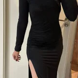Платье миди с разрезом Bershka 2