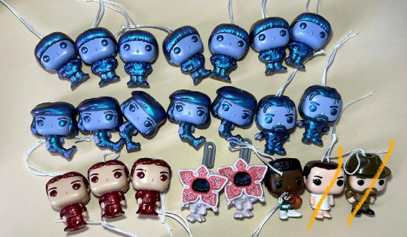 Фигурки Kinder Joy Очень странные дела