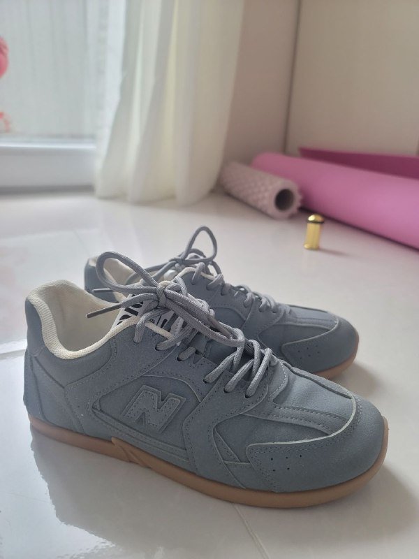 Женские кроссовки размер 38 3