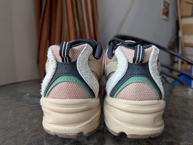 Женские кроссовки New Balance 530 4