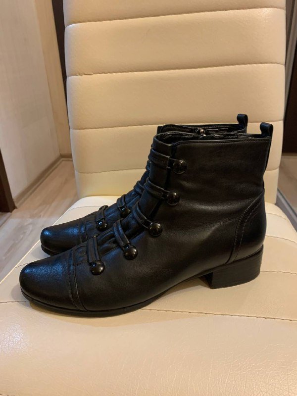 Женские кожаные ботинки размер 39 3