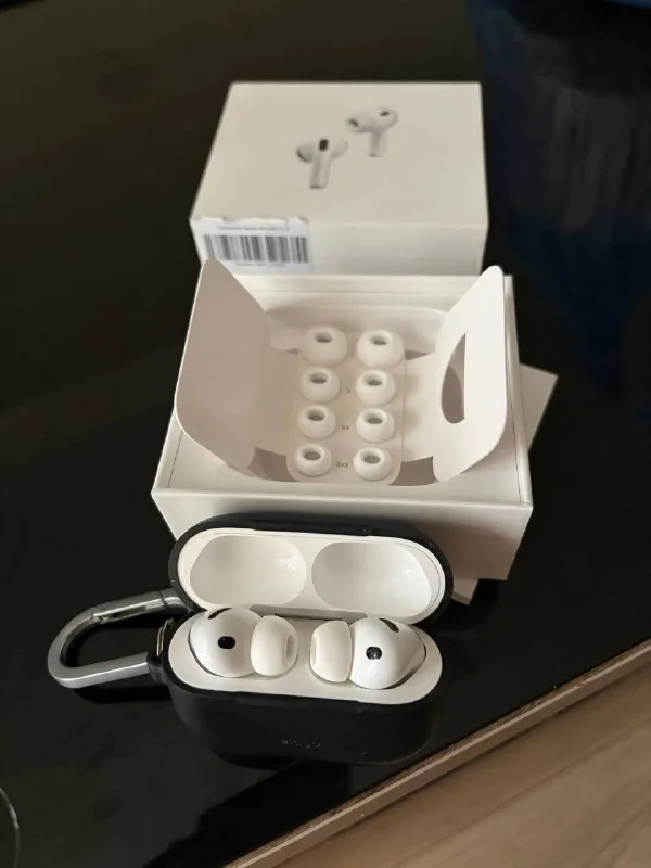 AirPods Pro 3, чехол 1