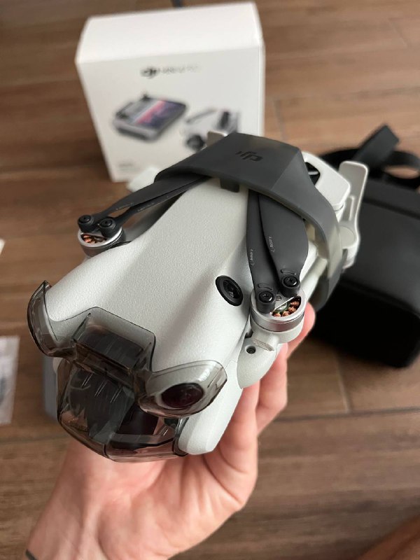 DJI Mini 4 Pro Fly More Combo дрон с аксессуарами 4