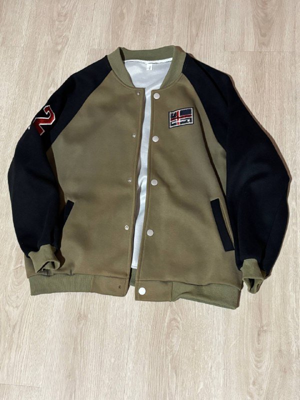 Бомбер, зеленая рубашка, кожаная рубашка, косуха, толстовка