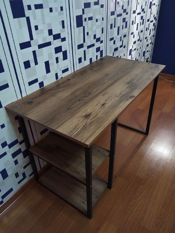 Офисный письменный стол Bofigo с полками 4