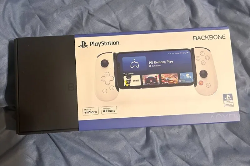 PlayStation Backbone геймпад для iPhone 1