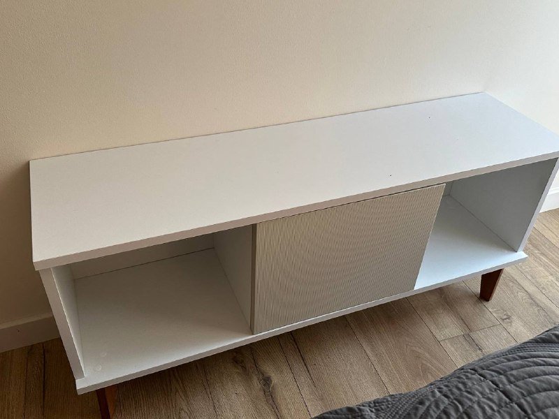 Полка белая с ножками