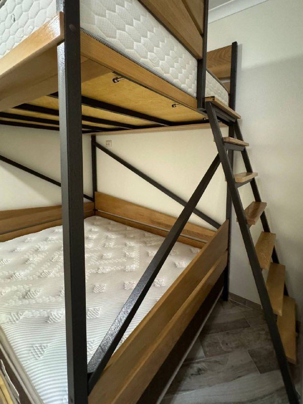 Двухъярусная кровать с матрасами 5