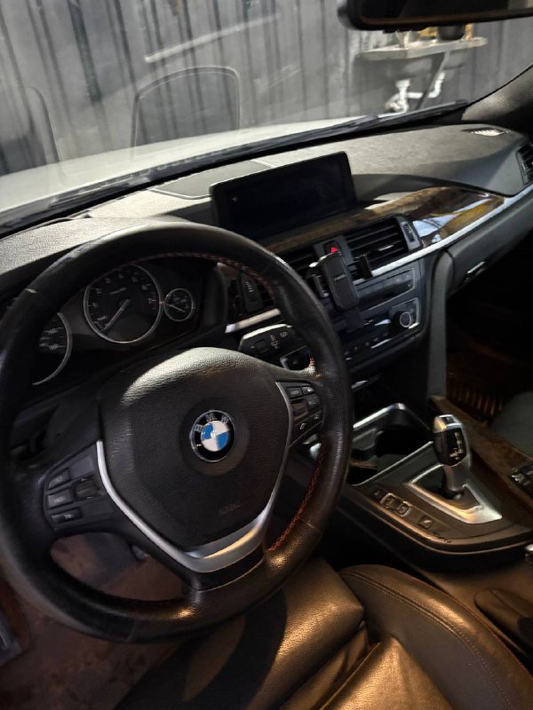 BMW 328 I 2015 года 9