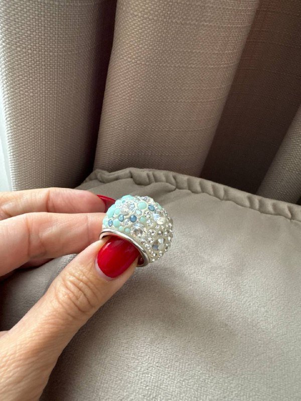 Юбка Gucci, худи, шапочка Sonya Rikel, платье Zara, костюм Zara, юбка Plein Sud, кеды DIOR, браслет Louis Vuitton, кольцо Swarovski, кулон Swarovski 8